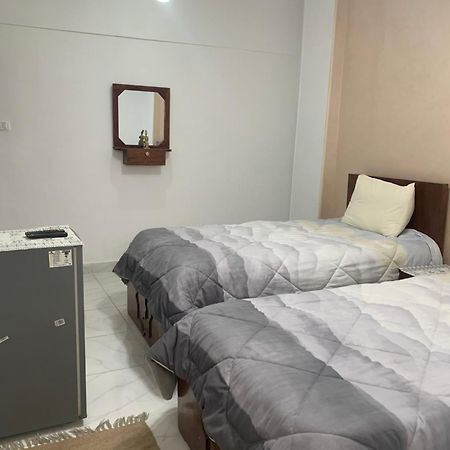 Pyramids Home Guest House Kafrat al Jabal ภายนอก รูปภาพ